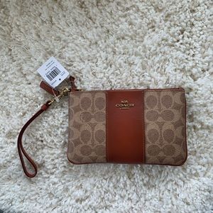 NWT Coach Corner Zip Wristlet In Signature Canvas
